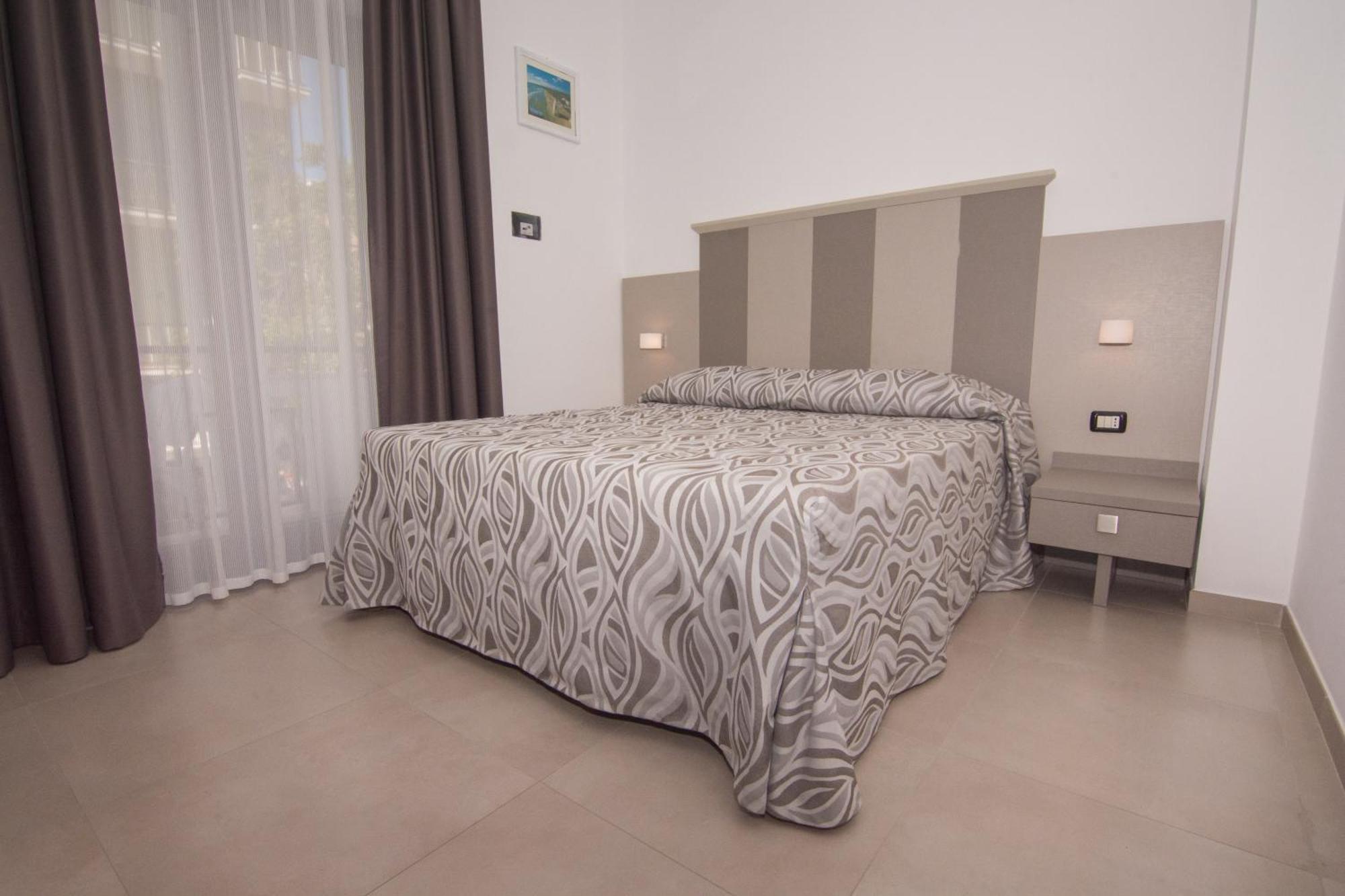 Hotel La Caravella Vieste Zimmer foto