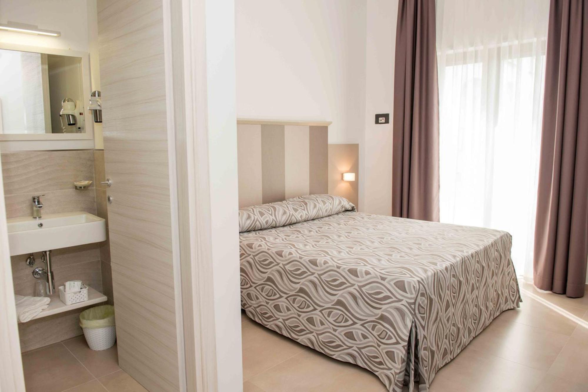 Hotel La Caravella Vieste Zimmer foto