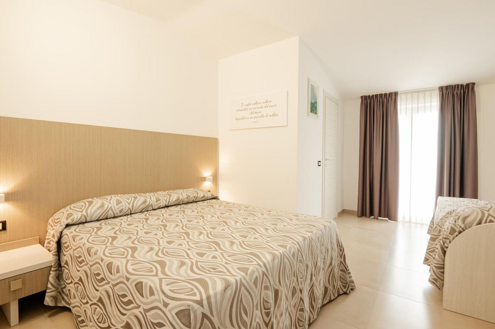 Hotel La Caravella Vieste Zimmer foto